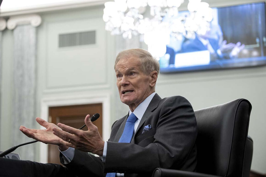 EXJEFE DE LA NASA CRITICA LOS RECORTES DE TRUMP A LA AGENCIA ESPACIAL