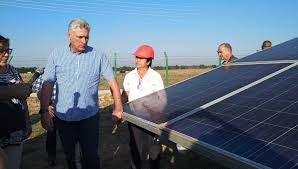 CUBA TOMA DECISIÓN DESESPERADA Y ACUDE A CHINA PARA CONSTRUIR PARQUES SOLARES