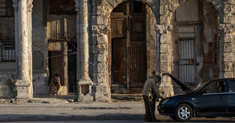 JAPÓN ES EL EJEMPLO A IMITAR TRAS EL FIN DEL CASTRISMO 10 En la foto, una imagen de La habana en ruinas
